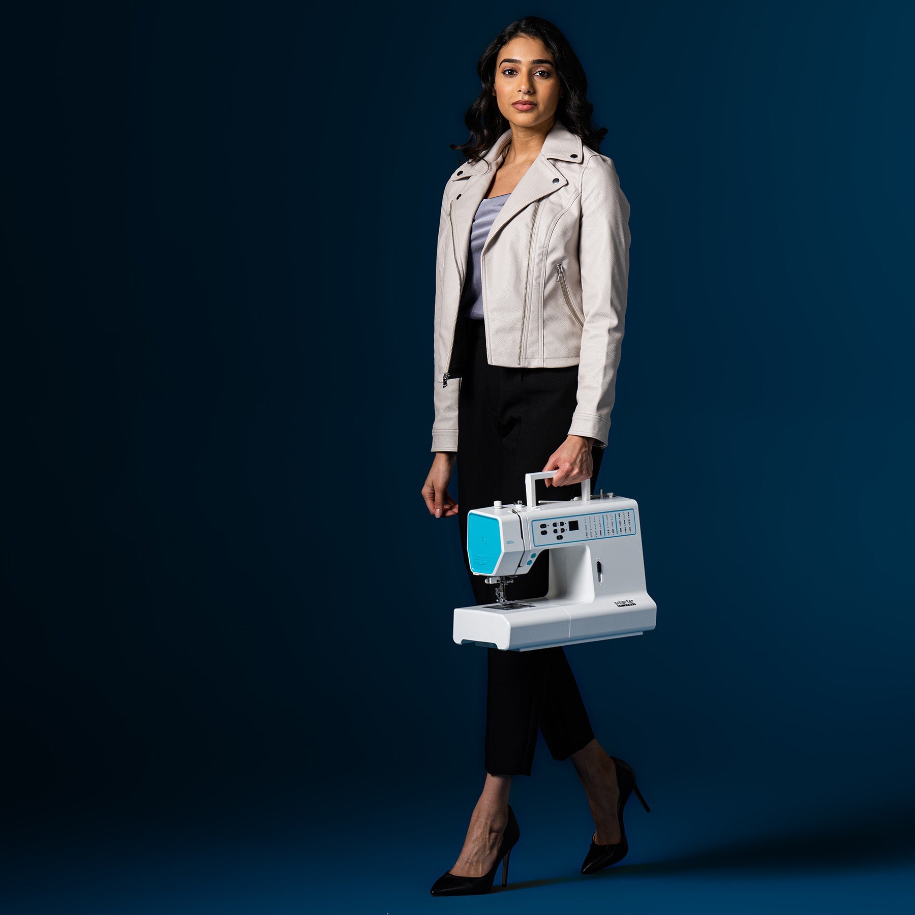 SMARTER BY PFAFF™ 260c Sewing Machine - Fashion Fabrics LLC