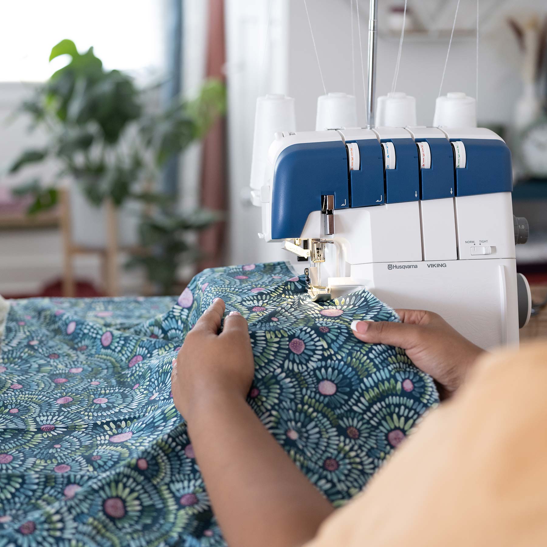 HUSQVARNA® VIKING® AMBER™ Air S | 400 Overlock Machine - Fashion Fabrics LLC