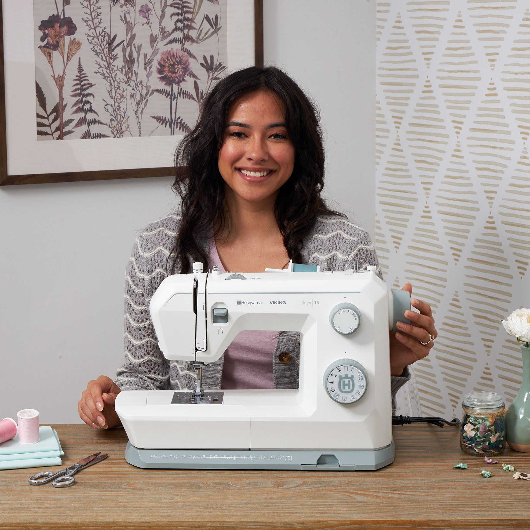 HUSQVARNA® VIKING® ONYX™ 15 Sewing Machine