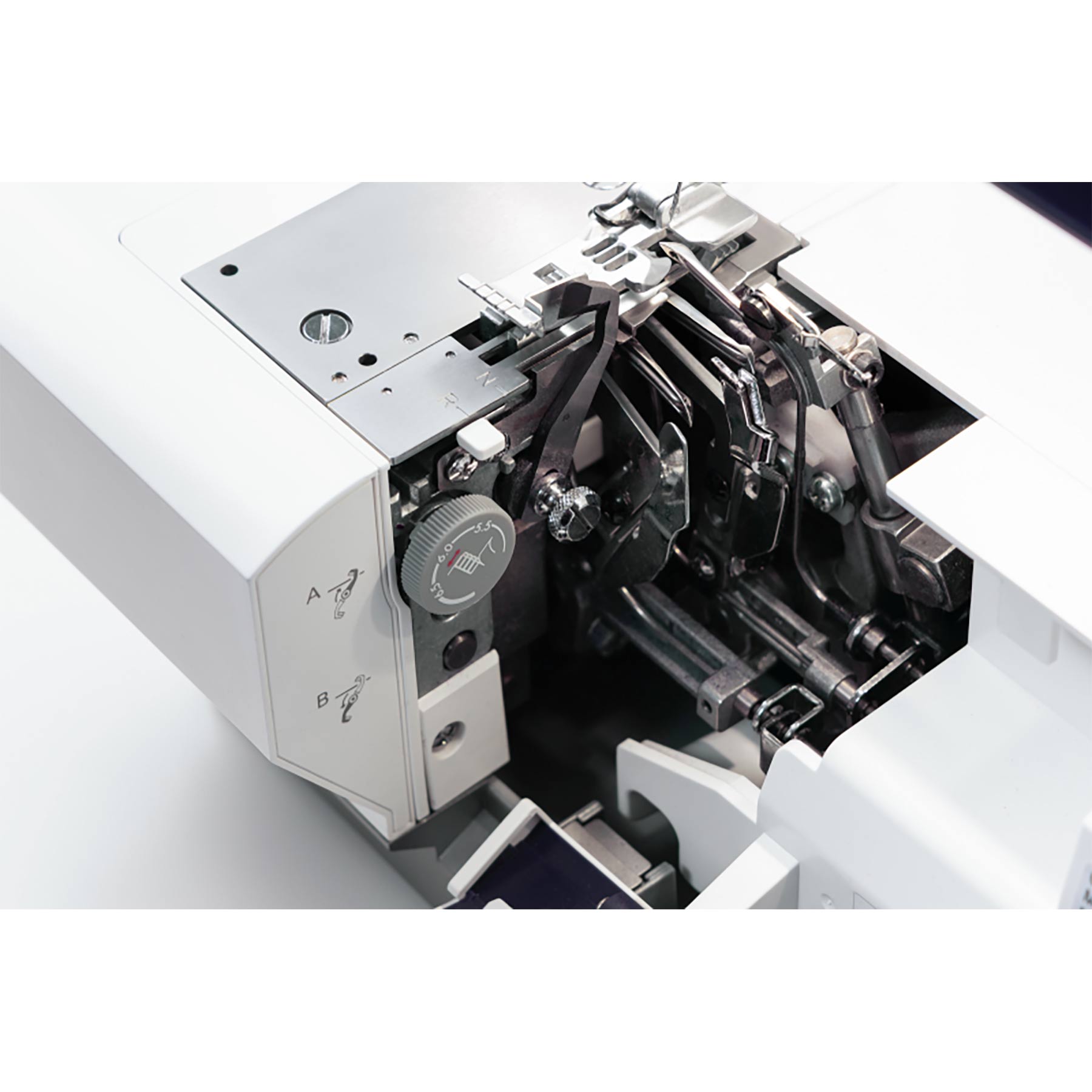PFAFF® admire™ air 6000 Black Coverlock Machine - Fashion Fabrics LLC