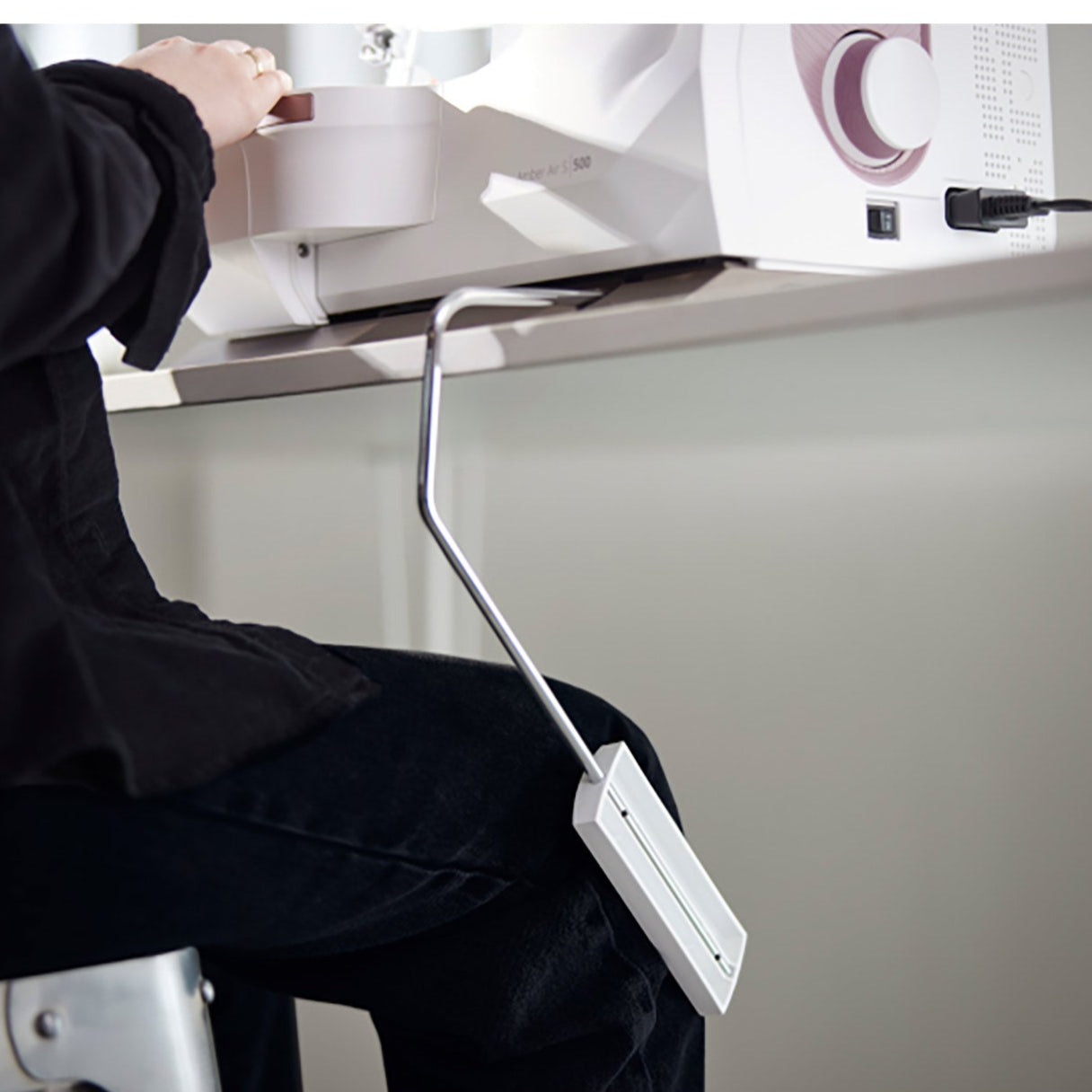 HUSQVARNA® VIKING® AMBER™ Air S | 500 Coverlock Machine