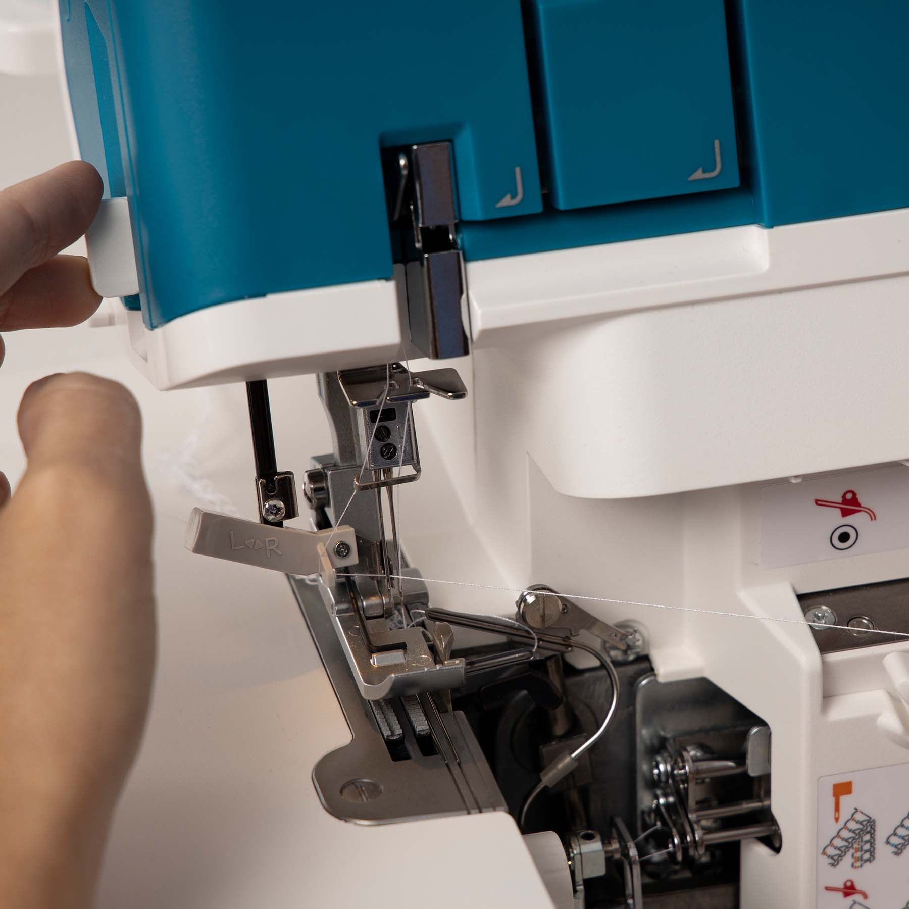 PFAFF® admire™ air 5000 Overlock Machine - Fashion Fabrics LLC
