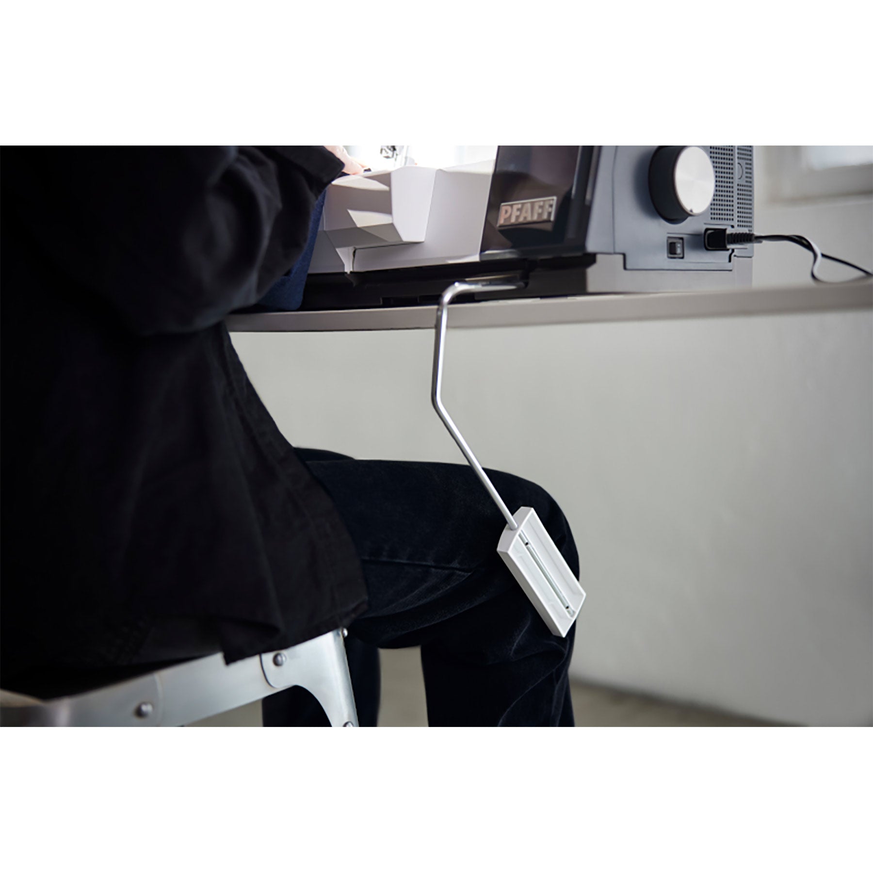 PFAFF® admire™ air 6000 Black Coverlock Machine - Fashion Fabrics LLC