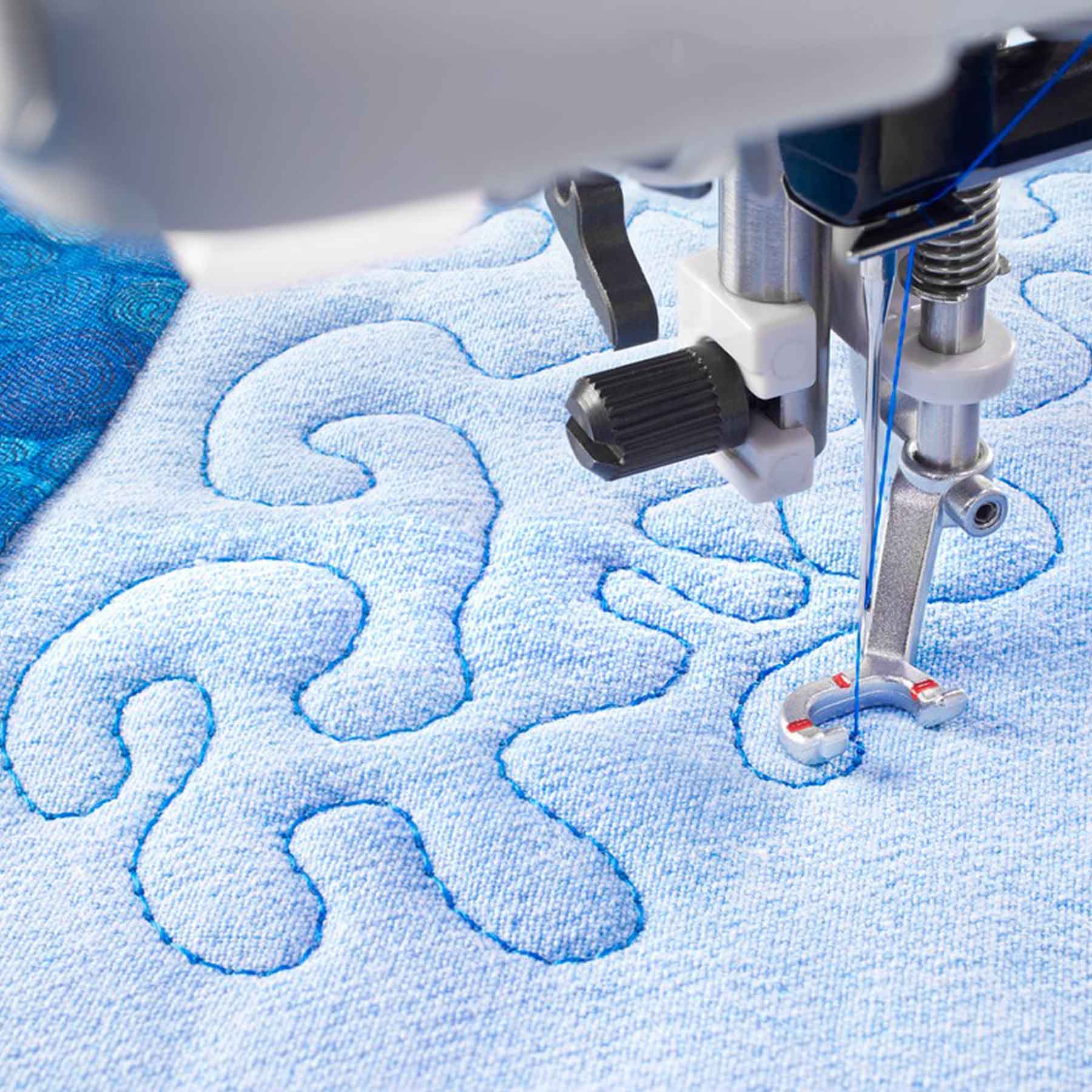 PFAFF® passport™ 2.0 Sewing Machine - Fashion Fabrics LLC