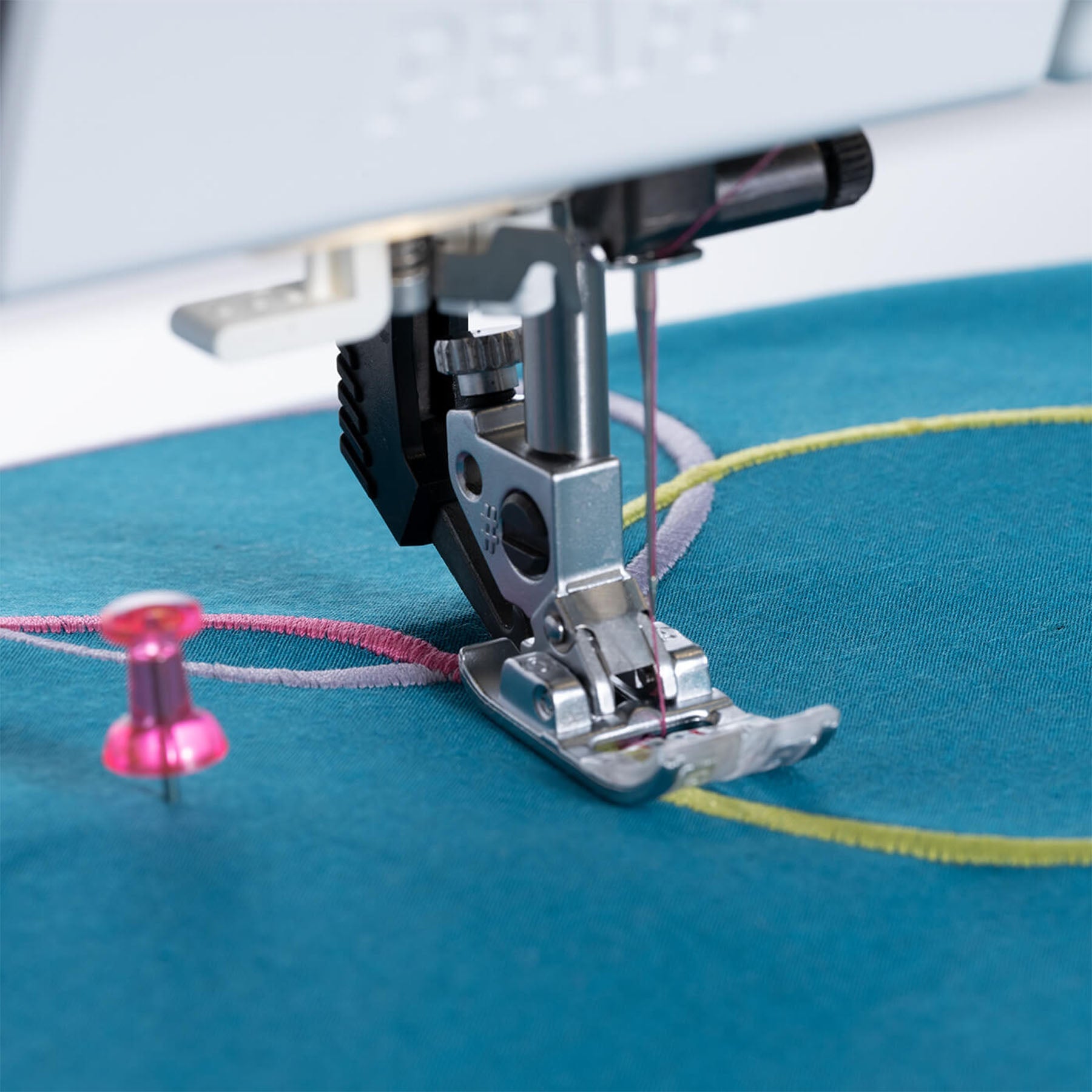 PFAFF® passport™ 2.0 Sewing Machine - Fashion Fabrics LLC