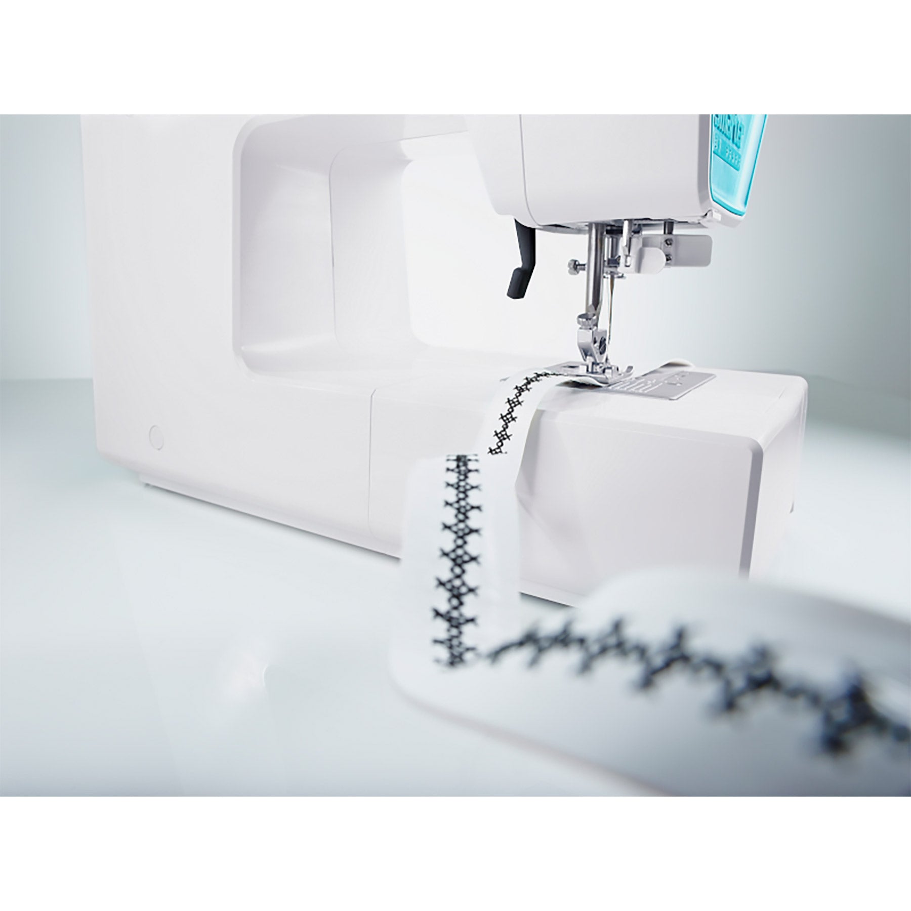 SMARTER BY PFAFF™ 260c Sewing Machine - Fashion Fabrics LLC