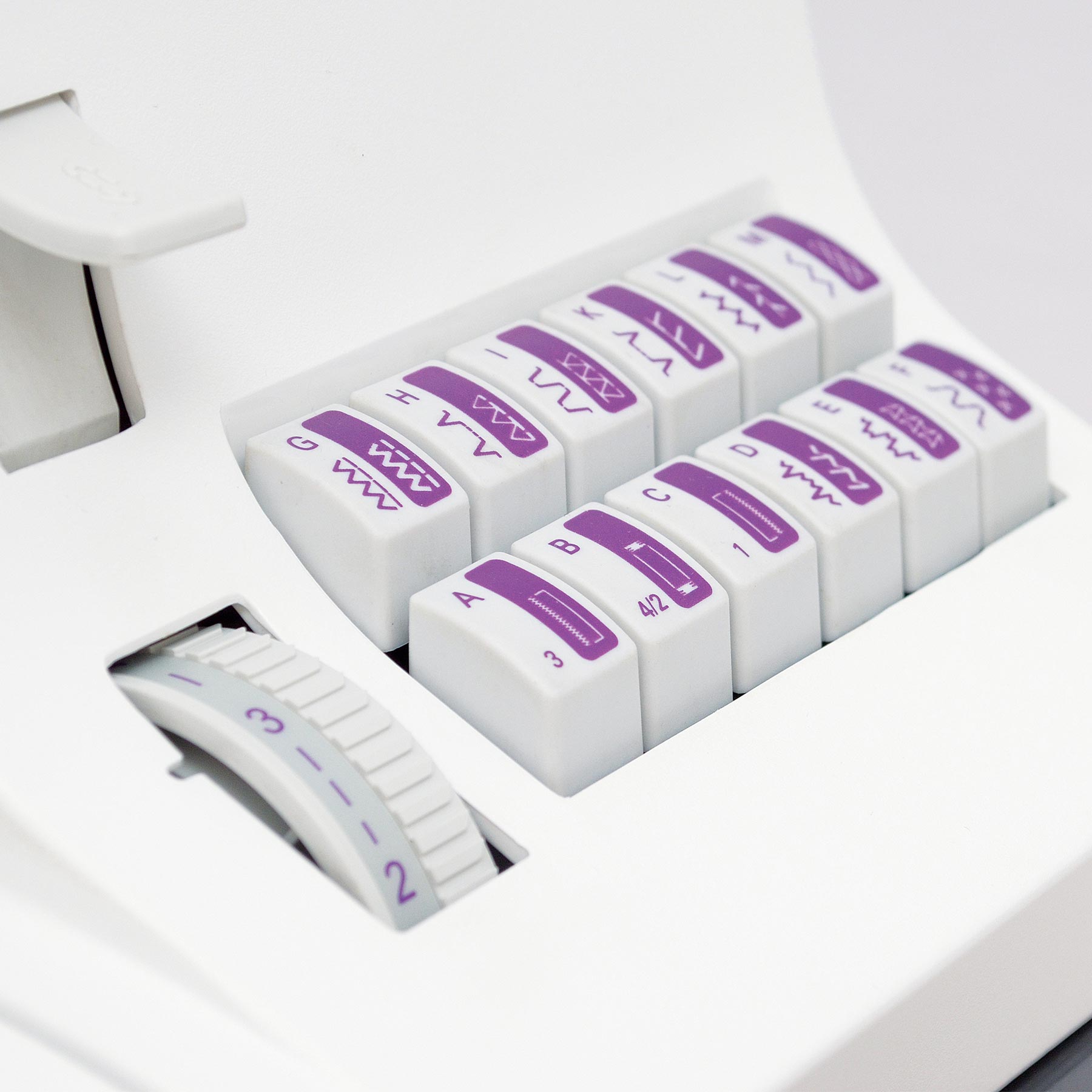 PFAFF® select™ 4.2 Sewing Machine - Fashion Fabrics LLC