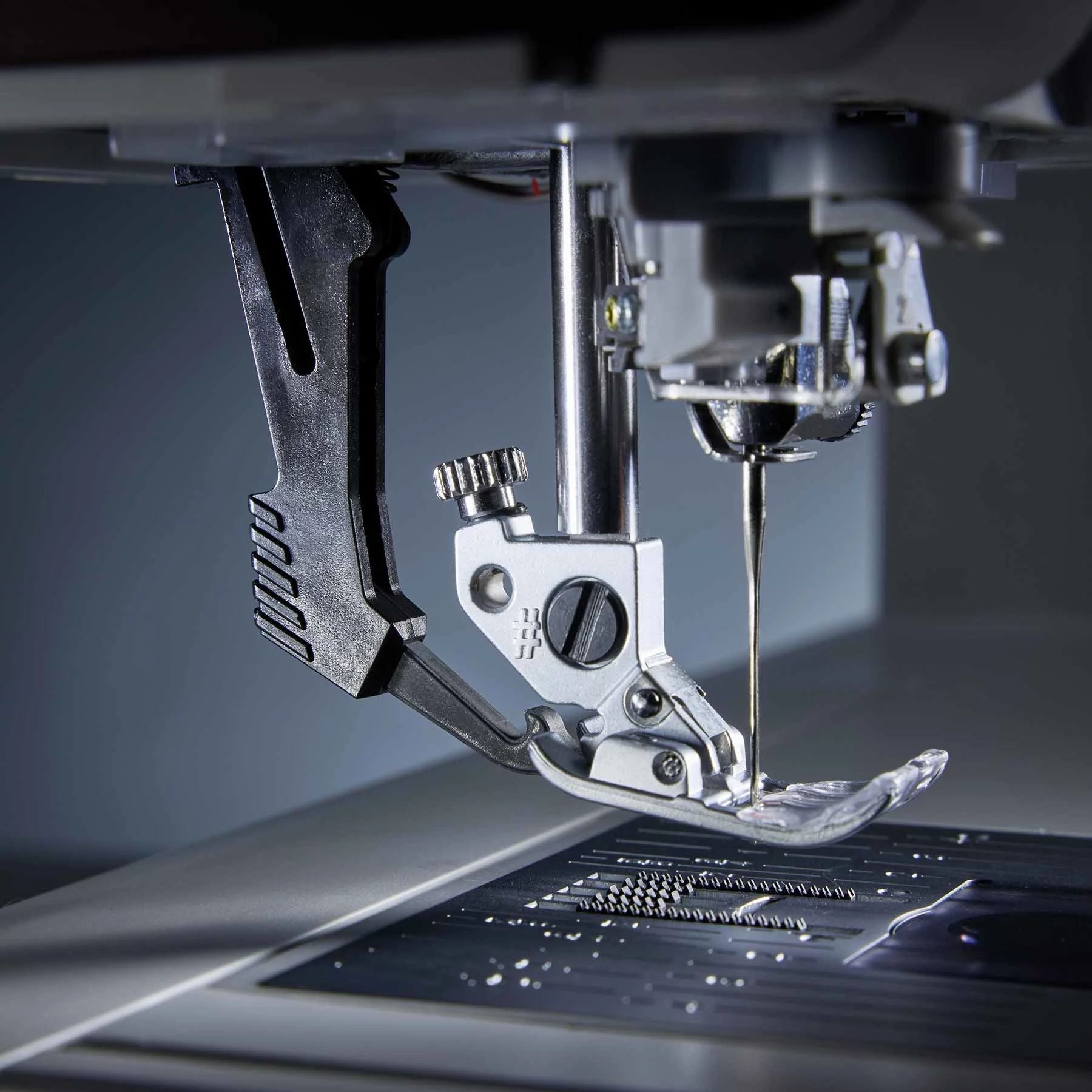 PFAFF® expression™ 715 Sewing Machine - Fashion Fabrics LLC