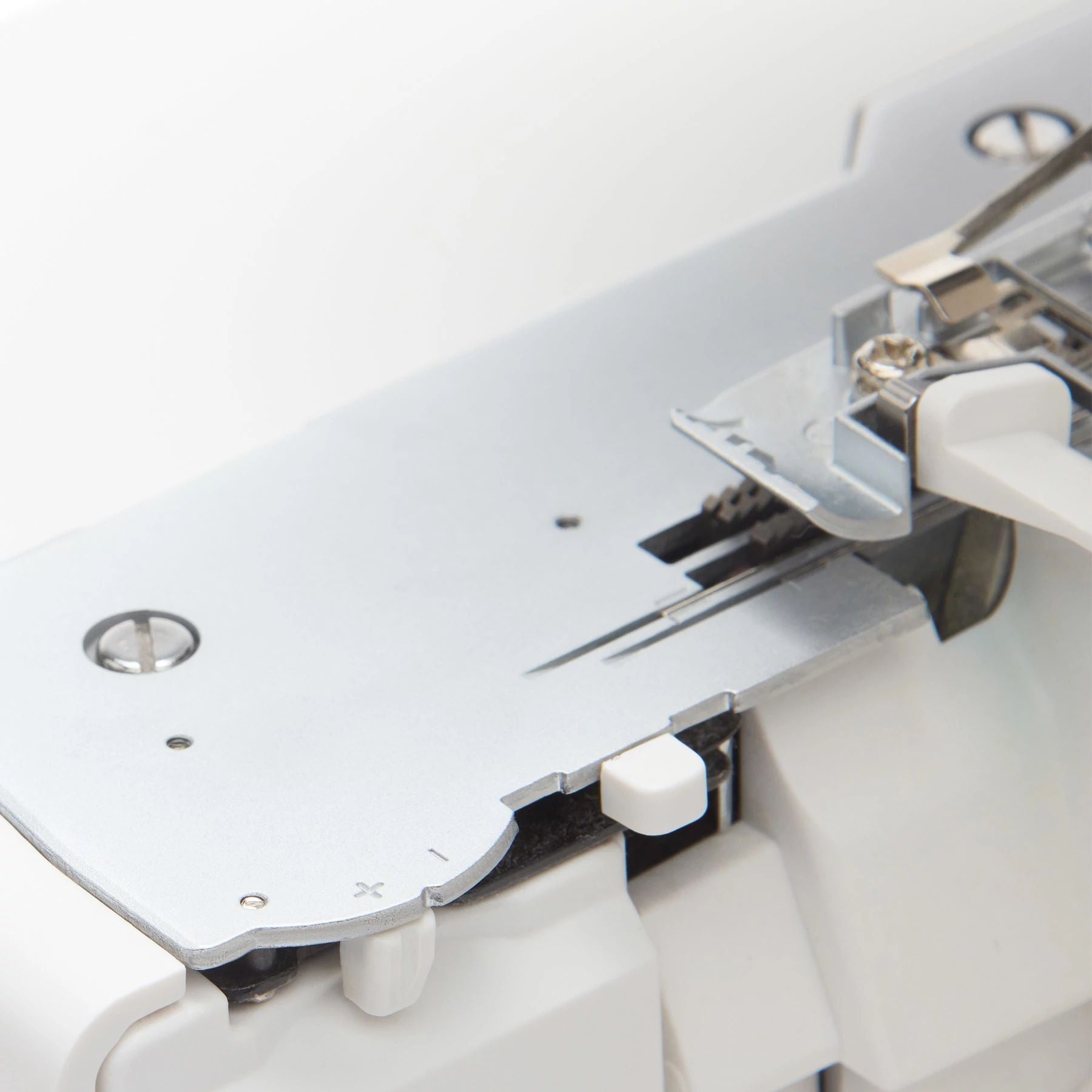 HUSQVARNA® VIKING® AMBER™ S | 300 Overlock Machine - Fashion Fabrics LLC