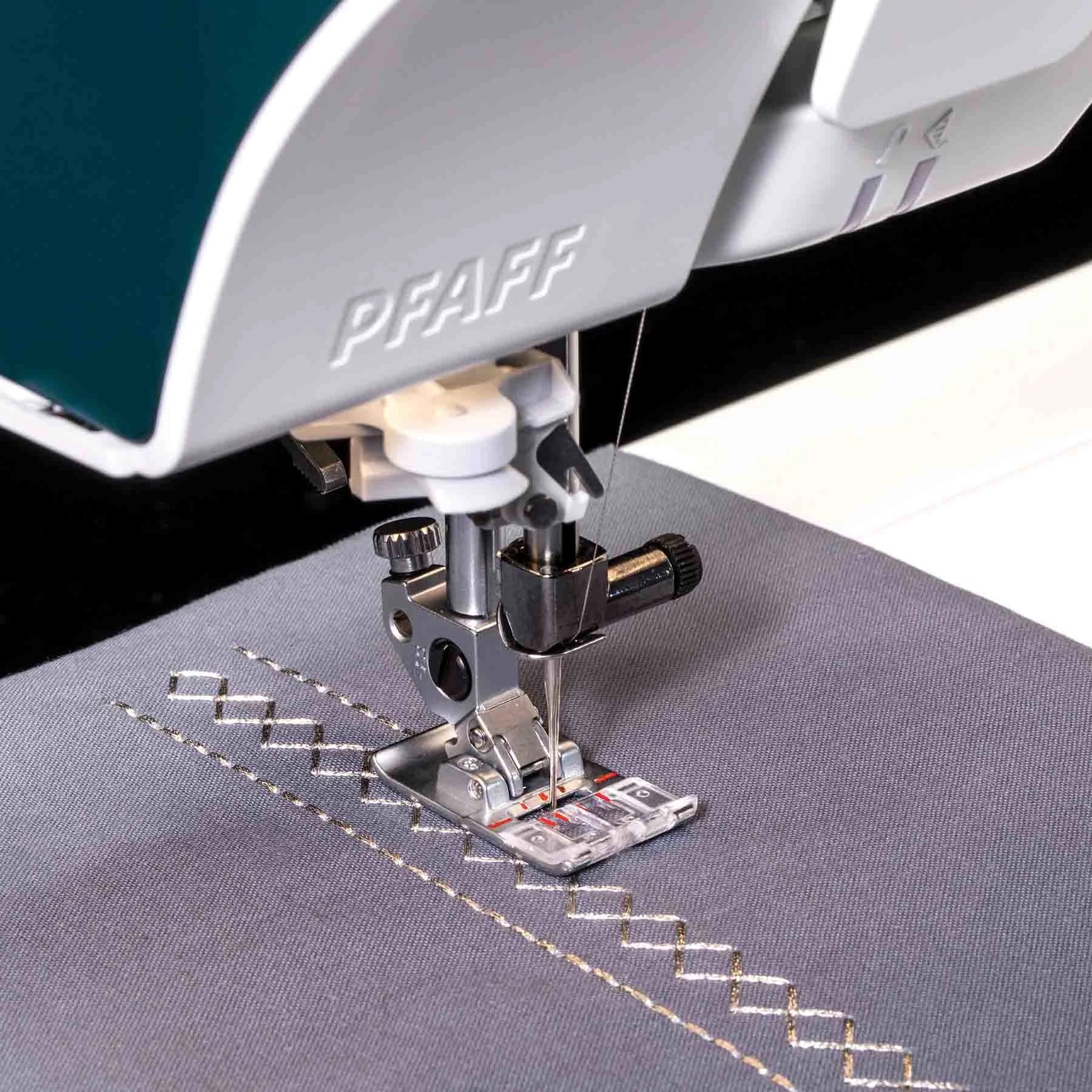 PFAFF® performance icon™ Sewing Machine - Fashion Fabrics LLC