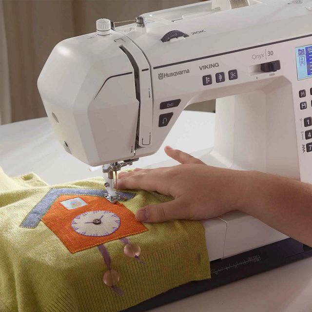 HUSQVARNA® VIKING® ONYX™ 30 Sewing Machine - Fashion Fabrics LLC