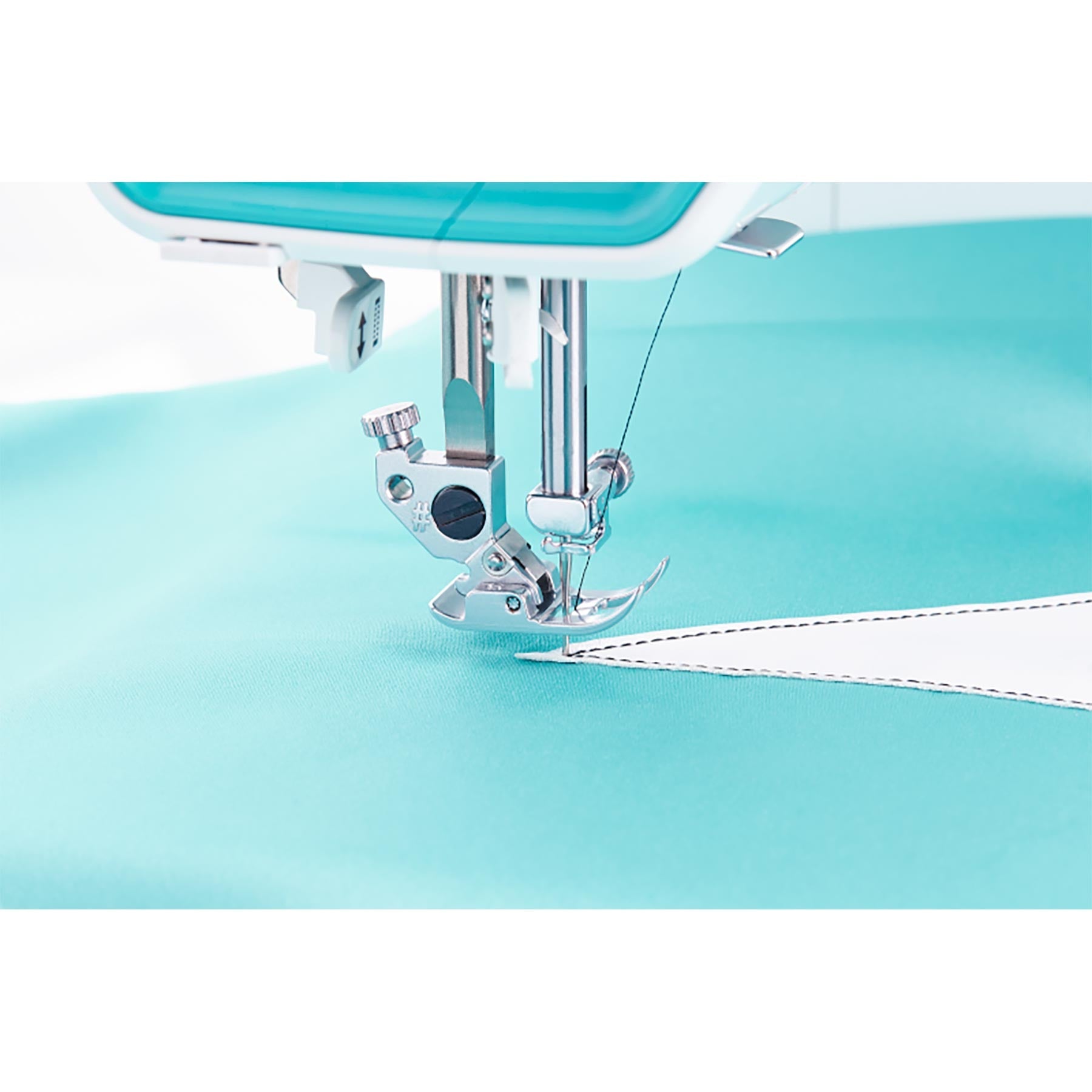 SMARTER BY PFAFF™ 260c Sewing Machine - Fashion Fabrics LLC