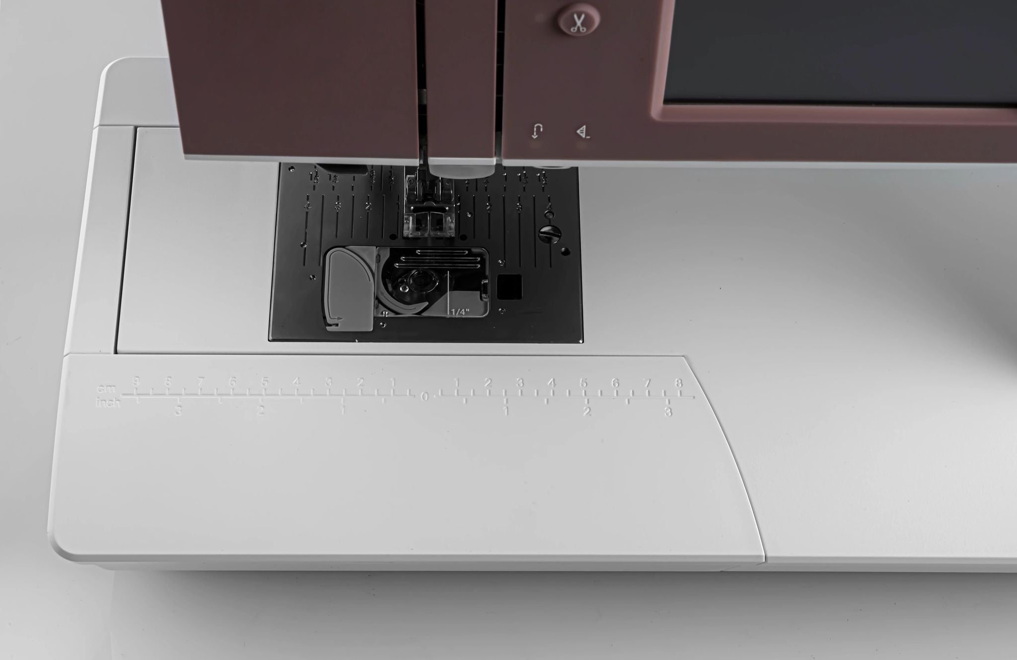 PFAFF® quilt ambition™ 635 Sewing Machine - Fashion Fabrics LLC