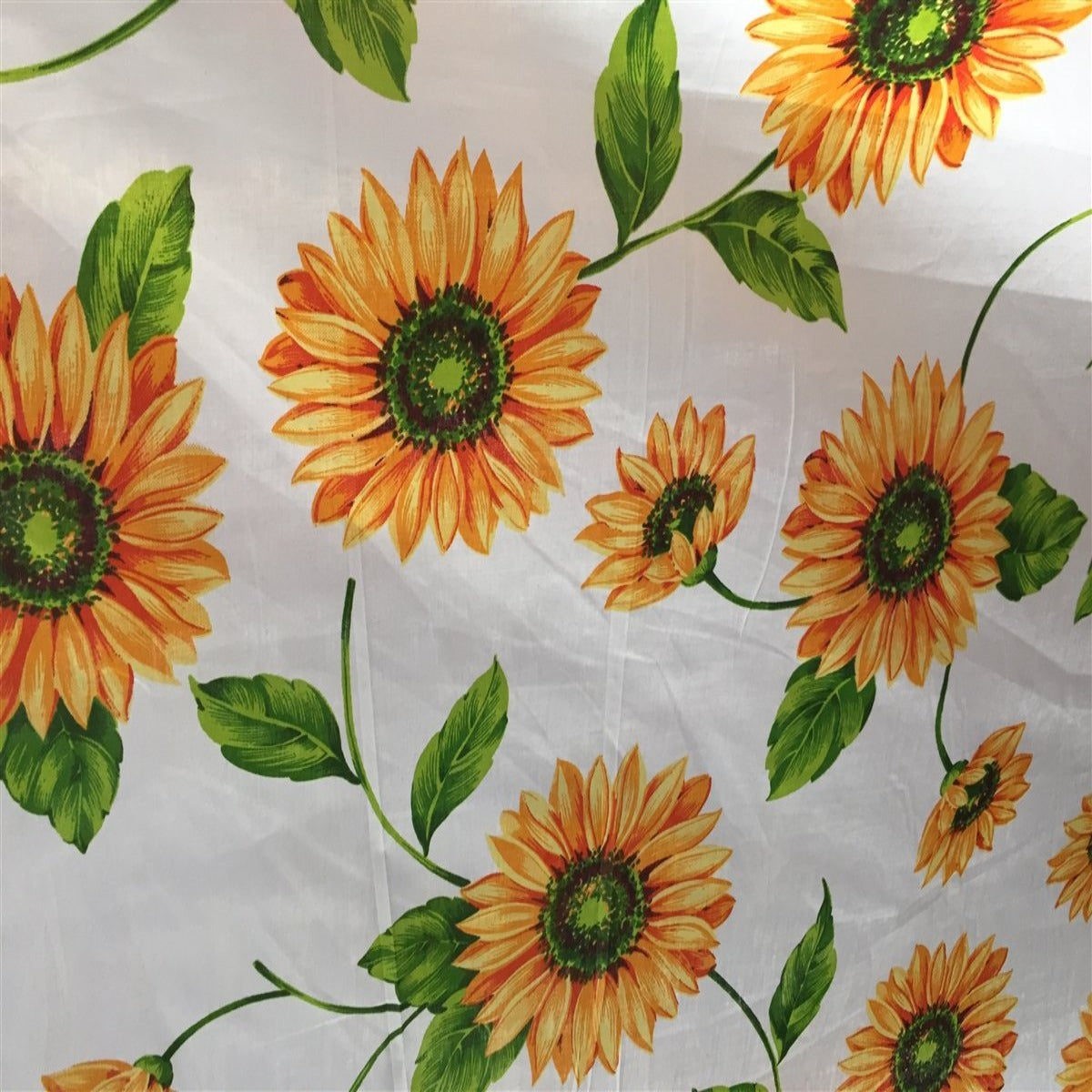 White Daisy Poly Cotton Fabric - Fashion Fabrics Los Angeles