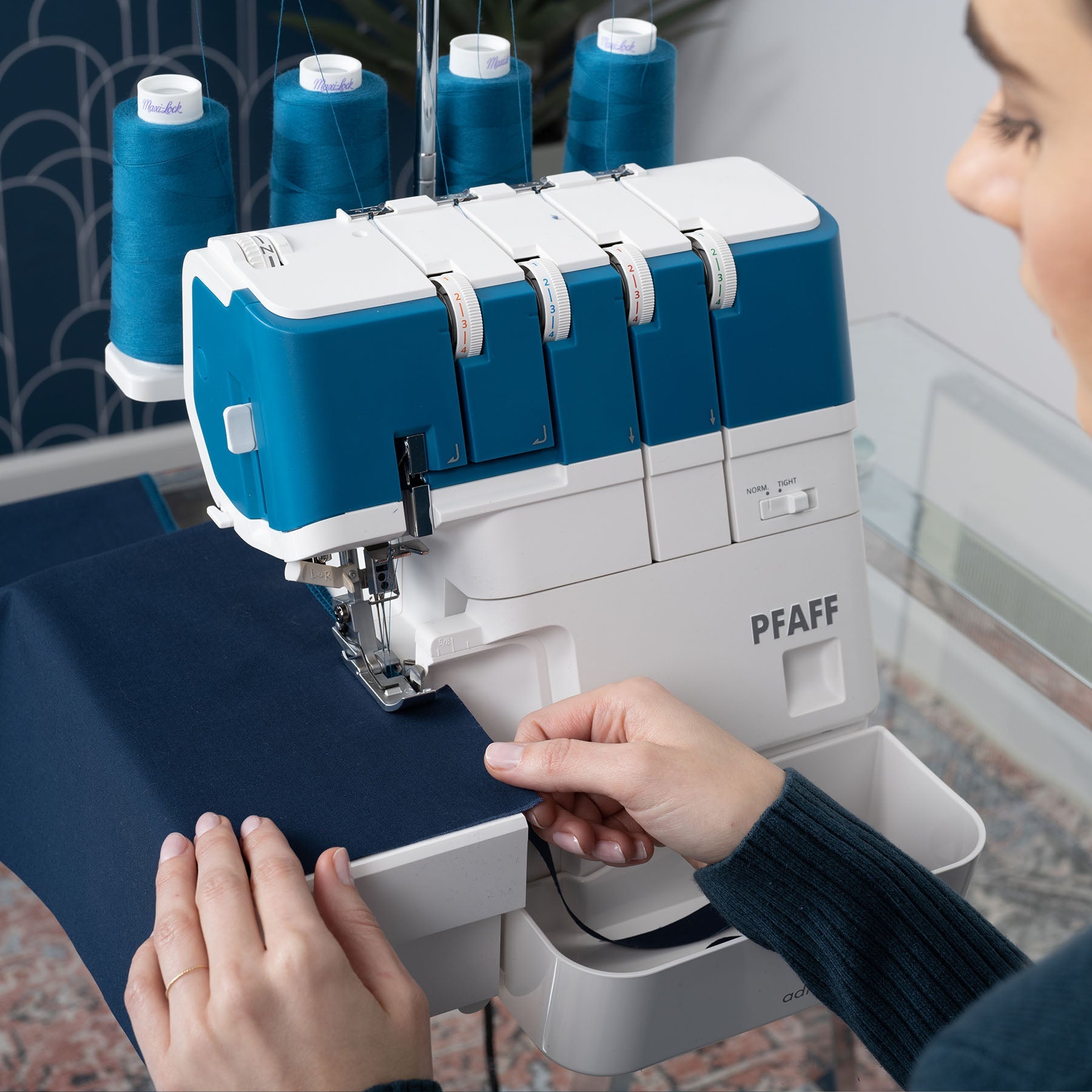 PFAFF® admire™ air 5000 Overlock Machine - Fashion Fabrics LLC