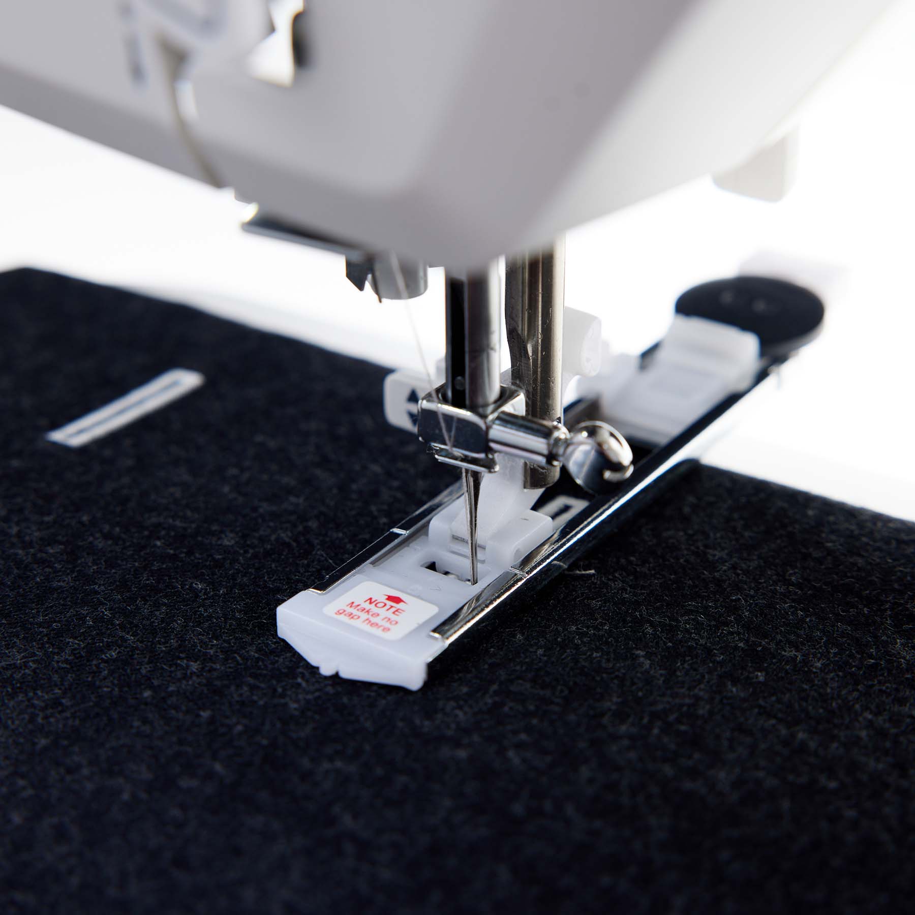 HUSQVARNA® VIKING® ONYX™ 25 Sewing Machine