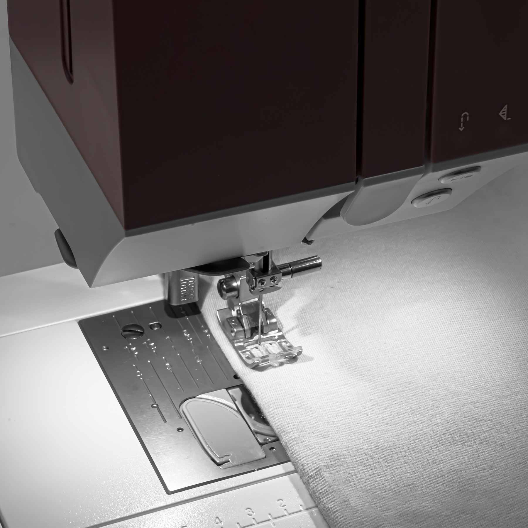 PFAFF® quilt ambition™ 635 Sewing Machine - Fashion Fabrics LLC