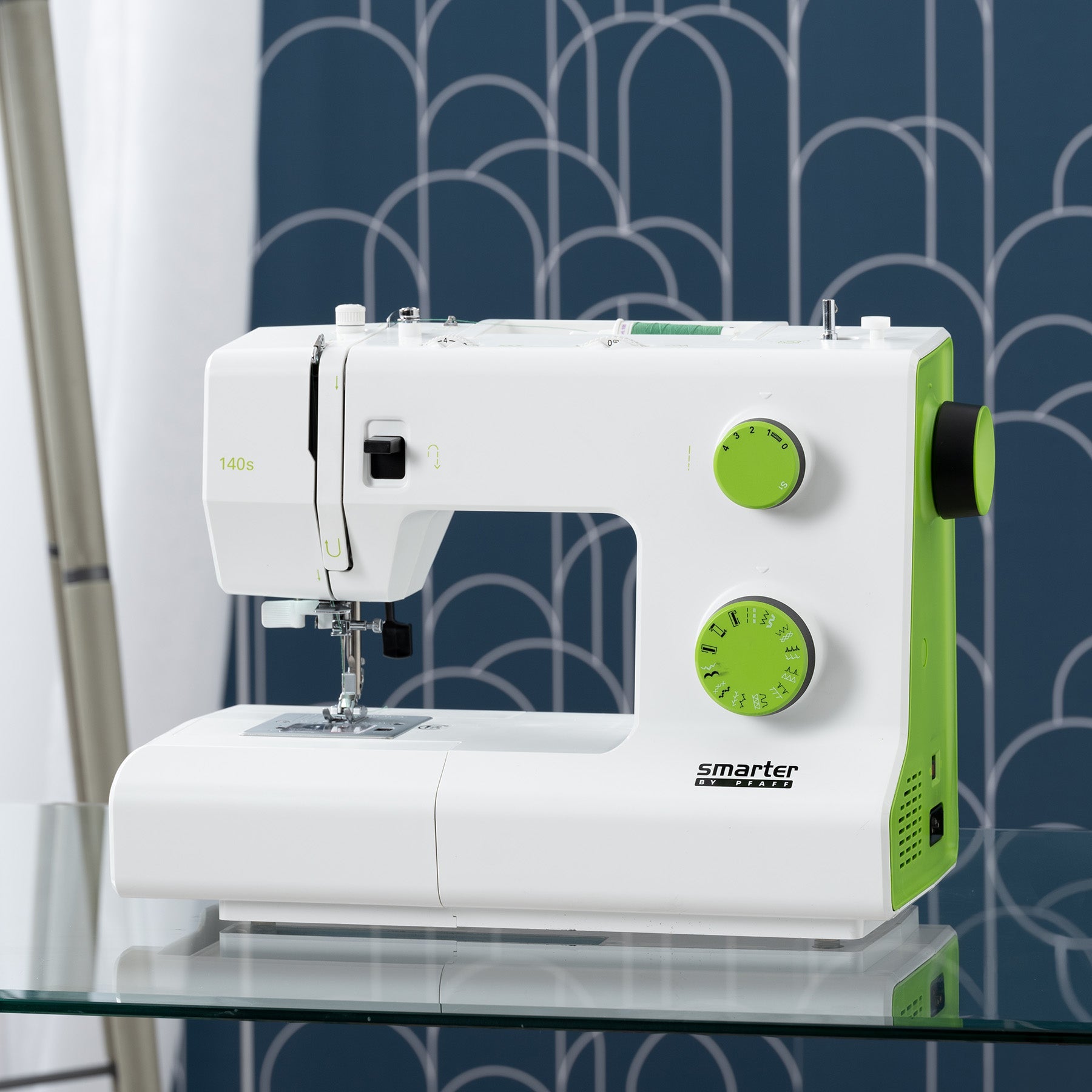 SMARTER BY PFAFF™ 140s Sewing Machine - Fashion Fabrics LLC