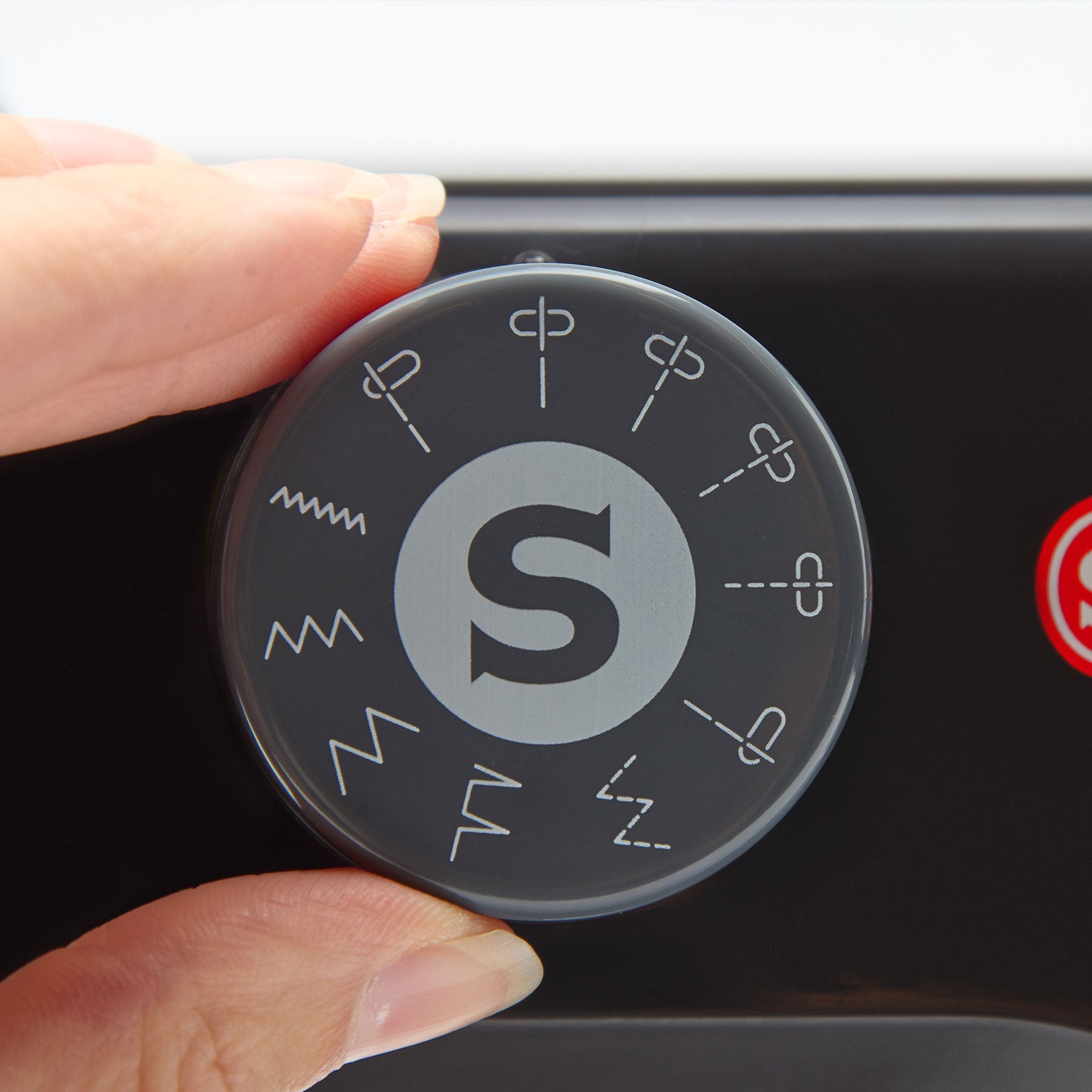 SINGER® M1000 Black Mending Machine - Fashion Fabrics LLC