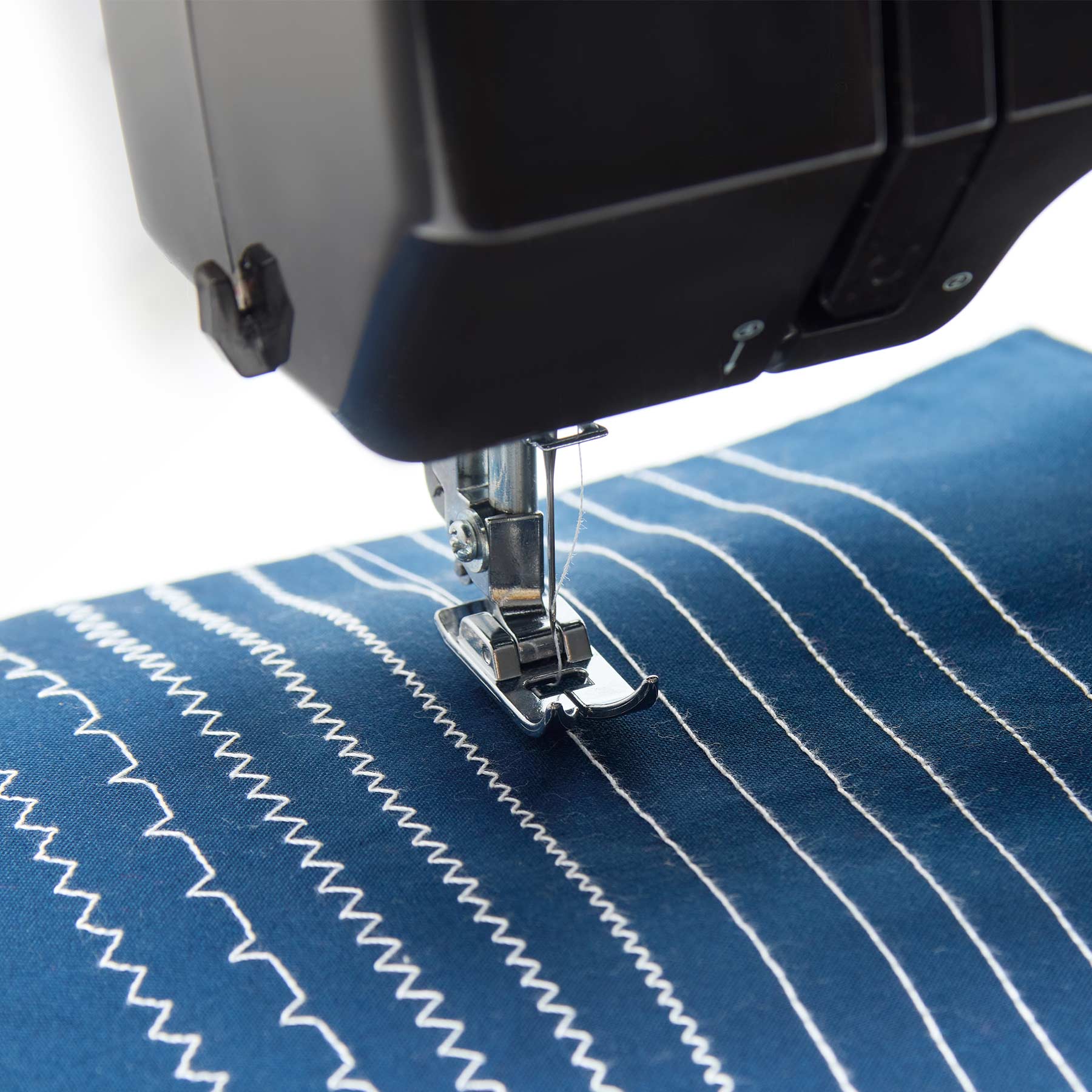 SINGER® M1000 Black Mending Machine - Fashion Fabrics LLC