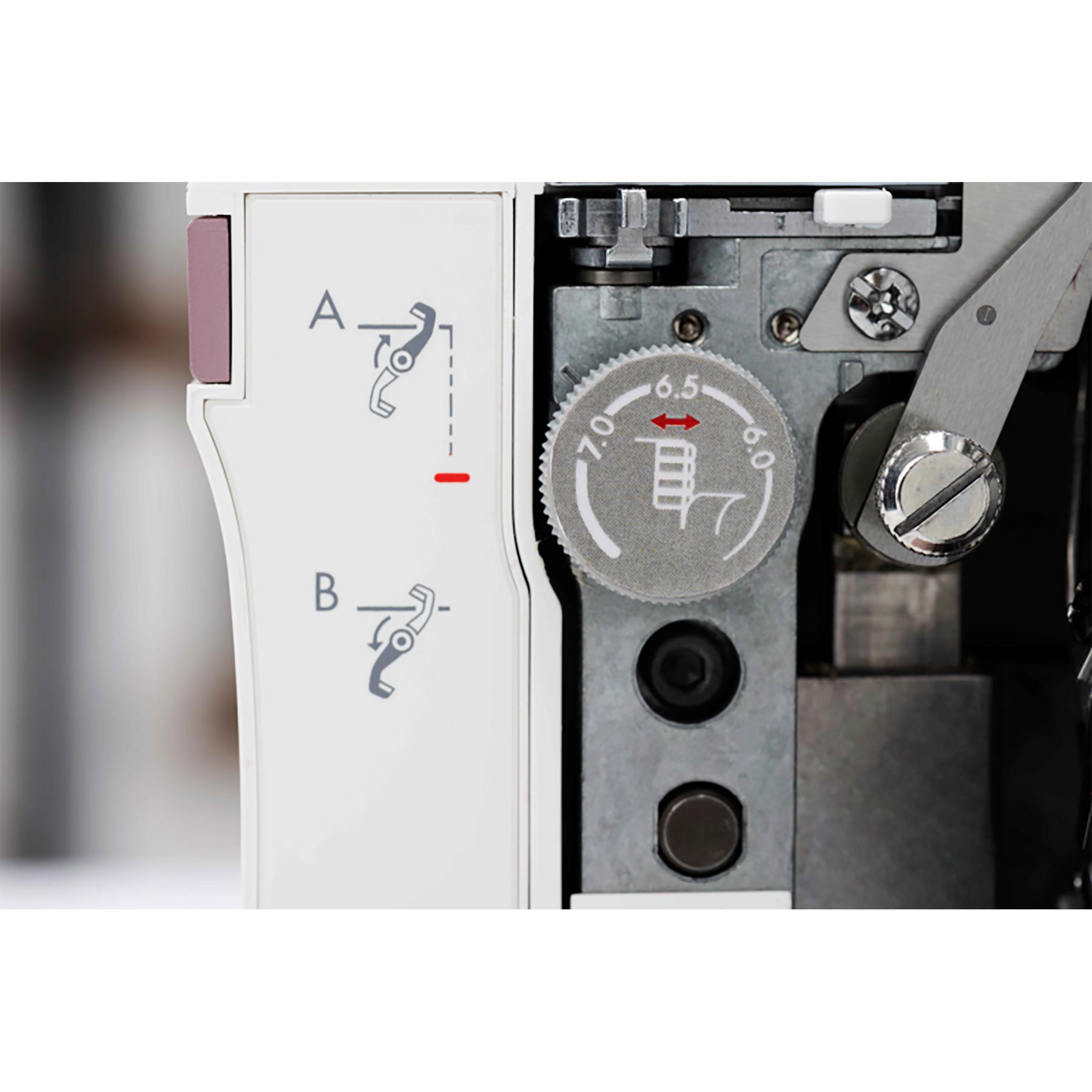 HUSQVARNA® VIKING® AMBER™ Air S | 500 Coverlock Machine