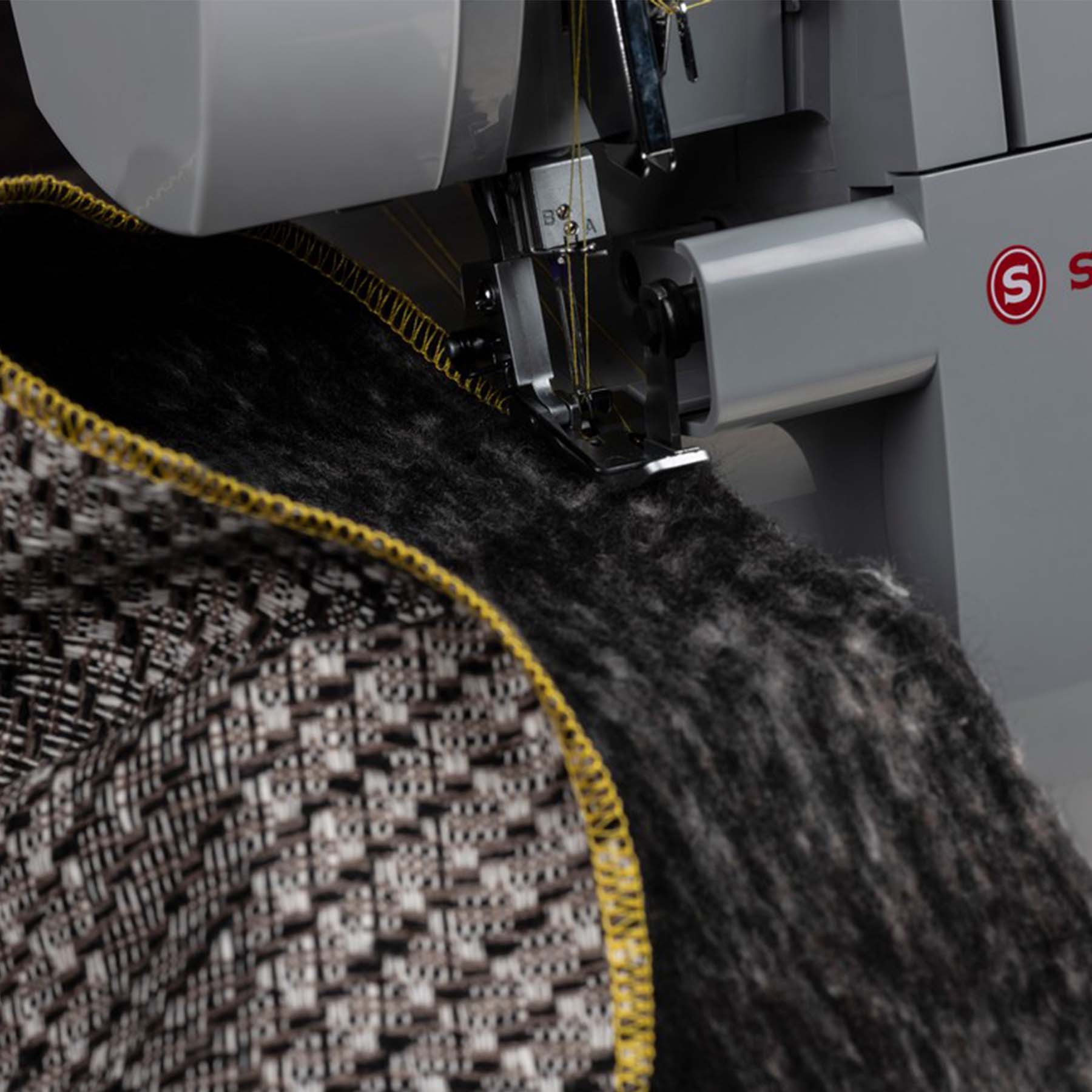 SINGER® HD0400S Heavy Duty Serger