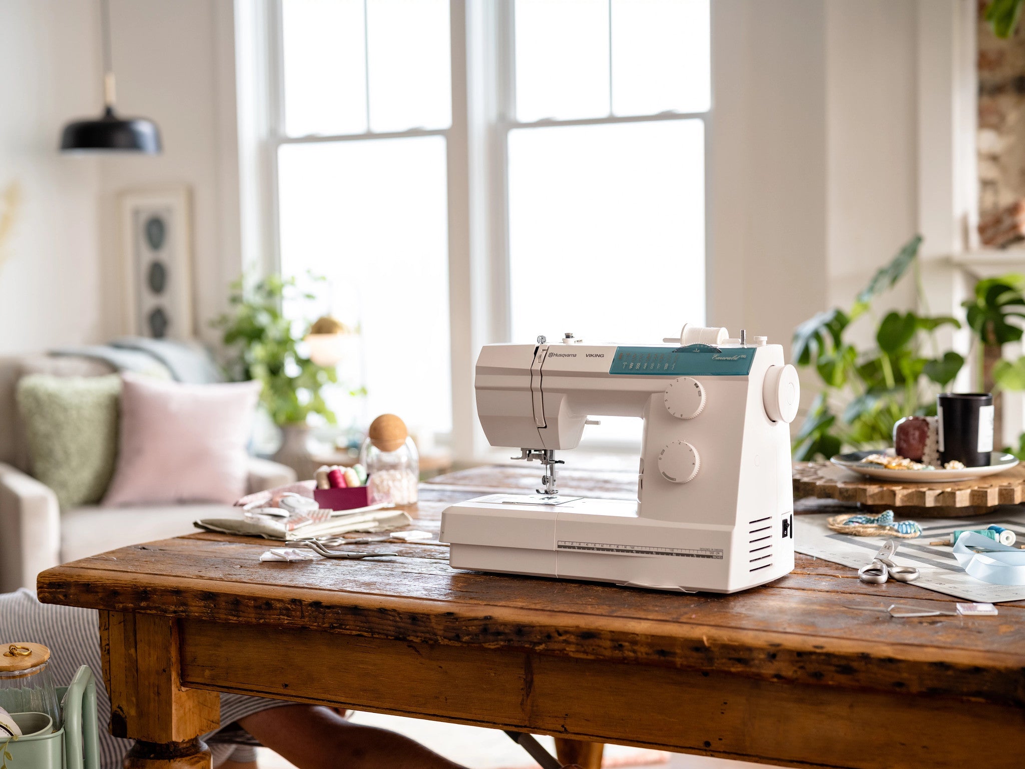 HUSQVARNA® VIKING® EMERALD™ 116 Sewing Machine