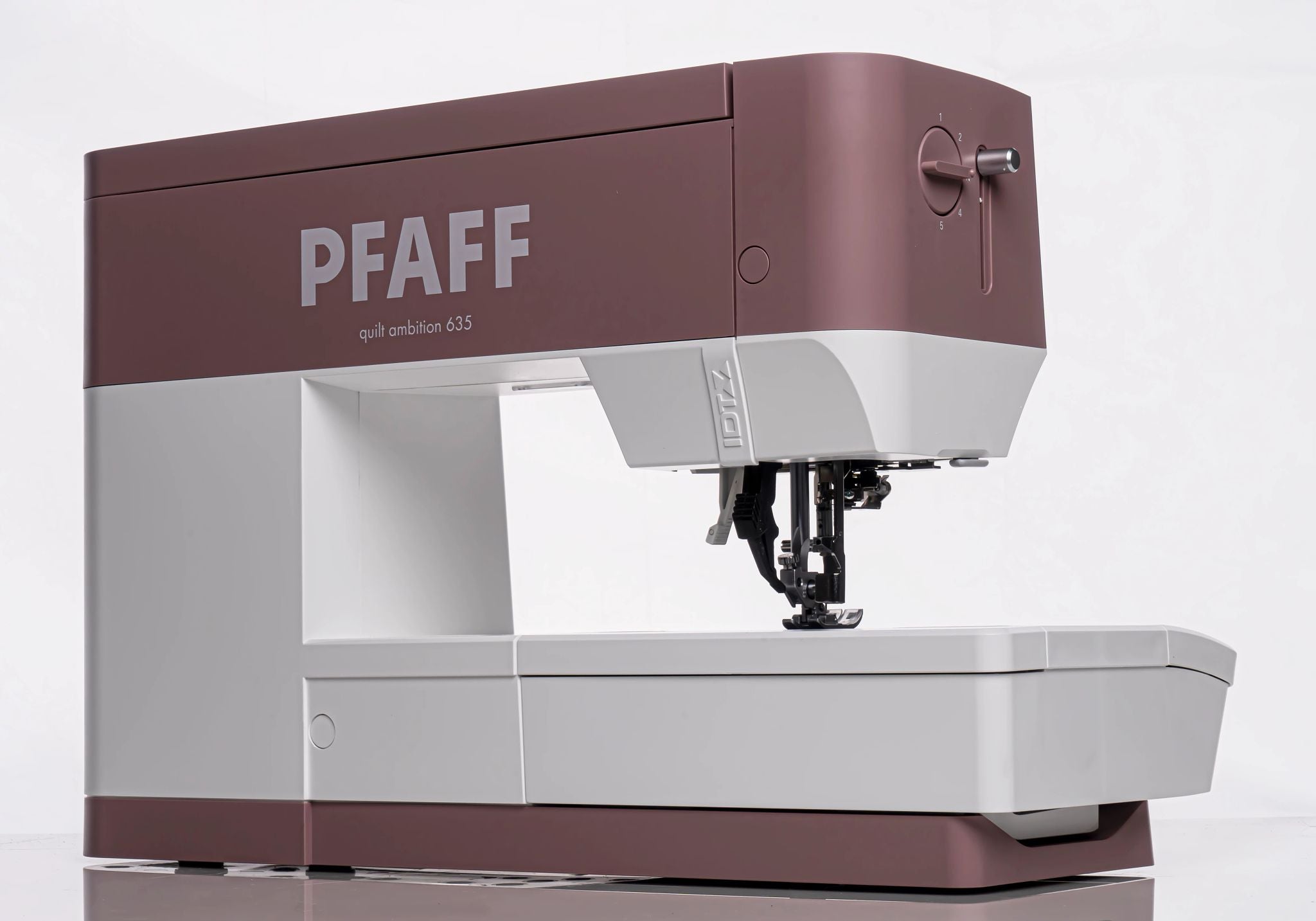 PFAFF® quilt ambition™ 635 Sewing Machine - Fashion Fabrics LLC