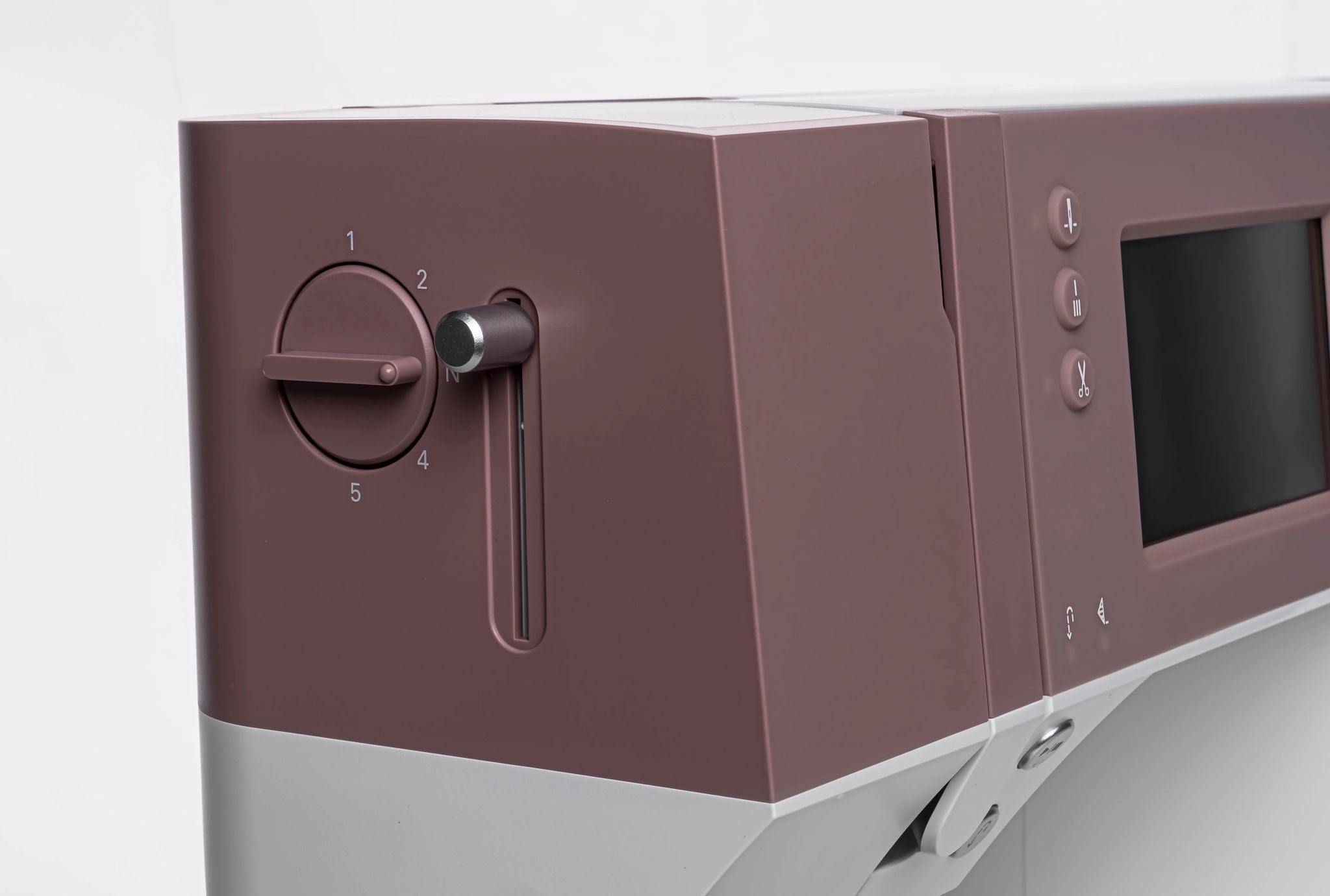 PFAFF® quilt ambition™ 635 Sewing Machine - Fashion Fabrics LLC