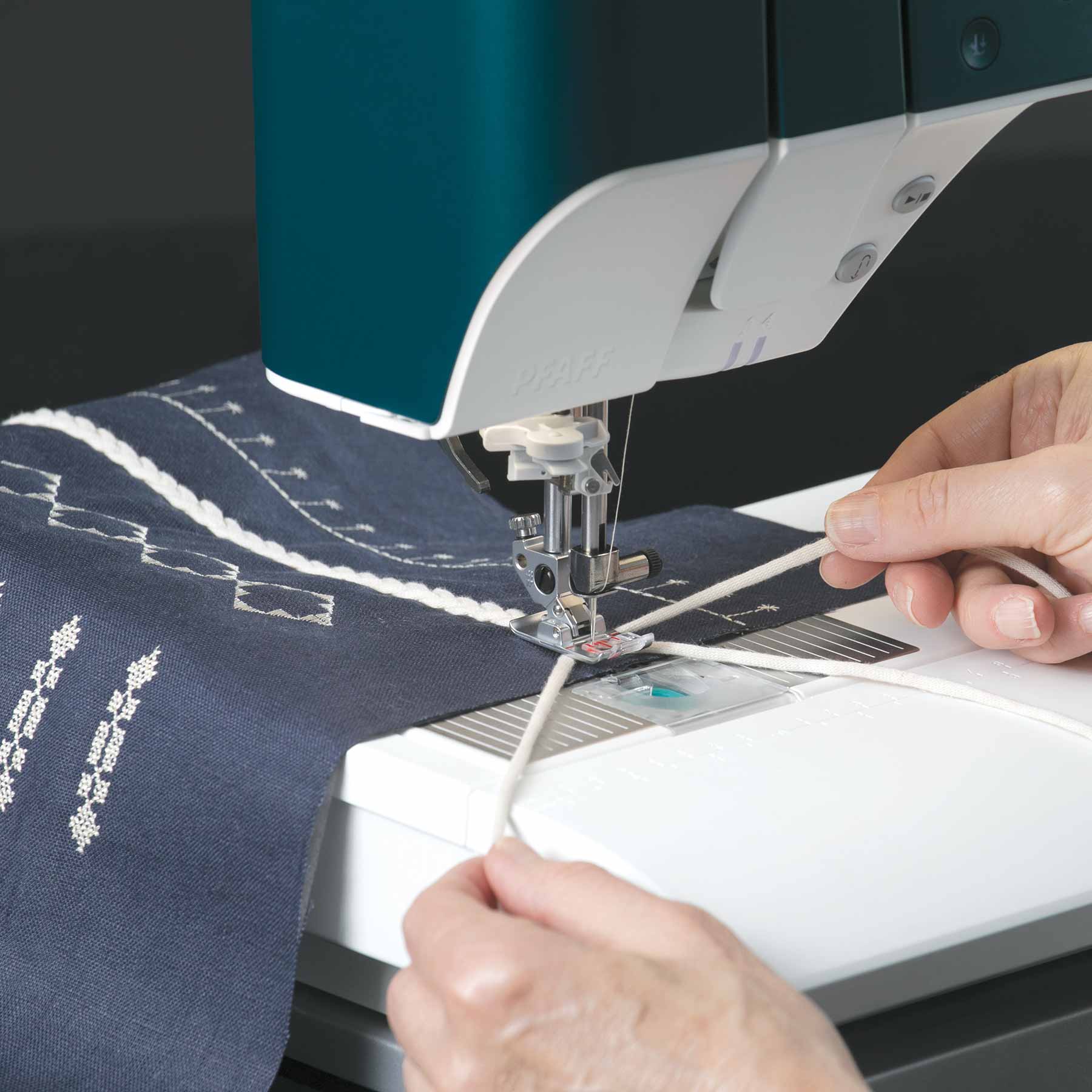 PFAFF® performance icon™ Sewing Machine - Fashion Fabrics LLC