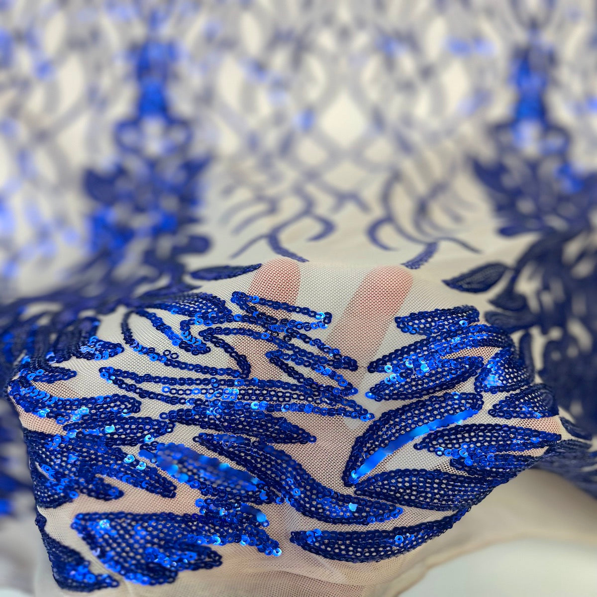 Tissu en dentelle extensible à paillettes bleu royal lionne 