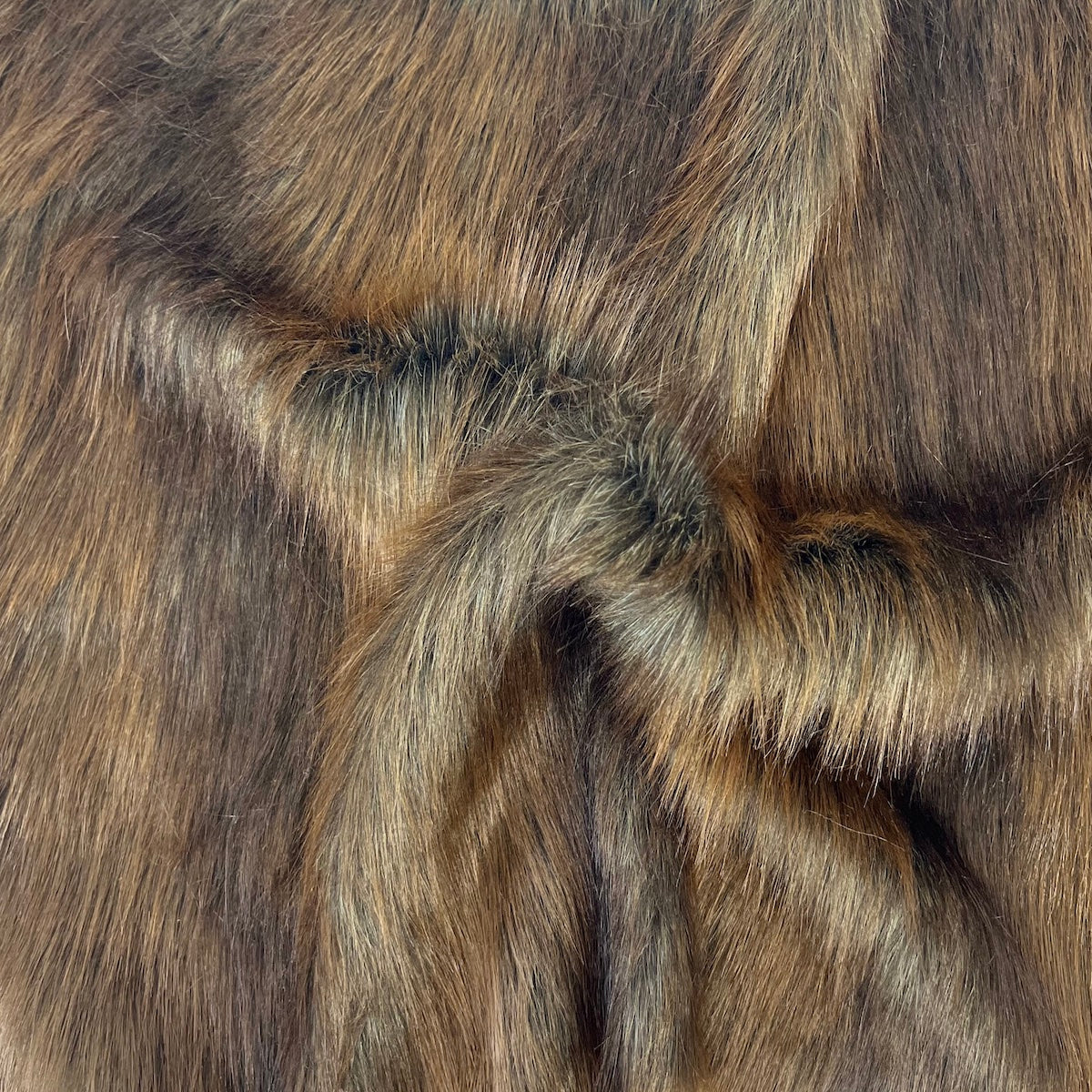 Marrón | Tela de piel sintética de lobo a rayas color caramelo