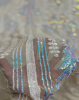 Azul perla iridiscente | Tela de encaje de lentejuelas de damasco Alina blanca