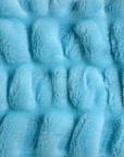 Tela elástica de piel sintética de chinchilla fruncida azul agua