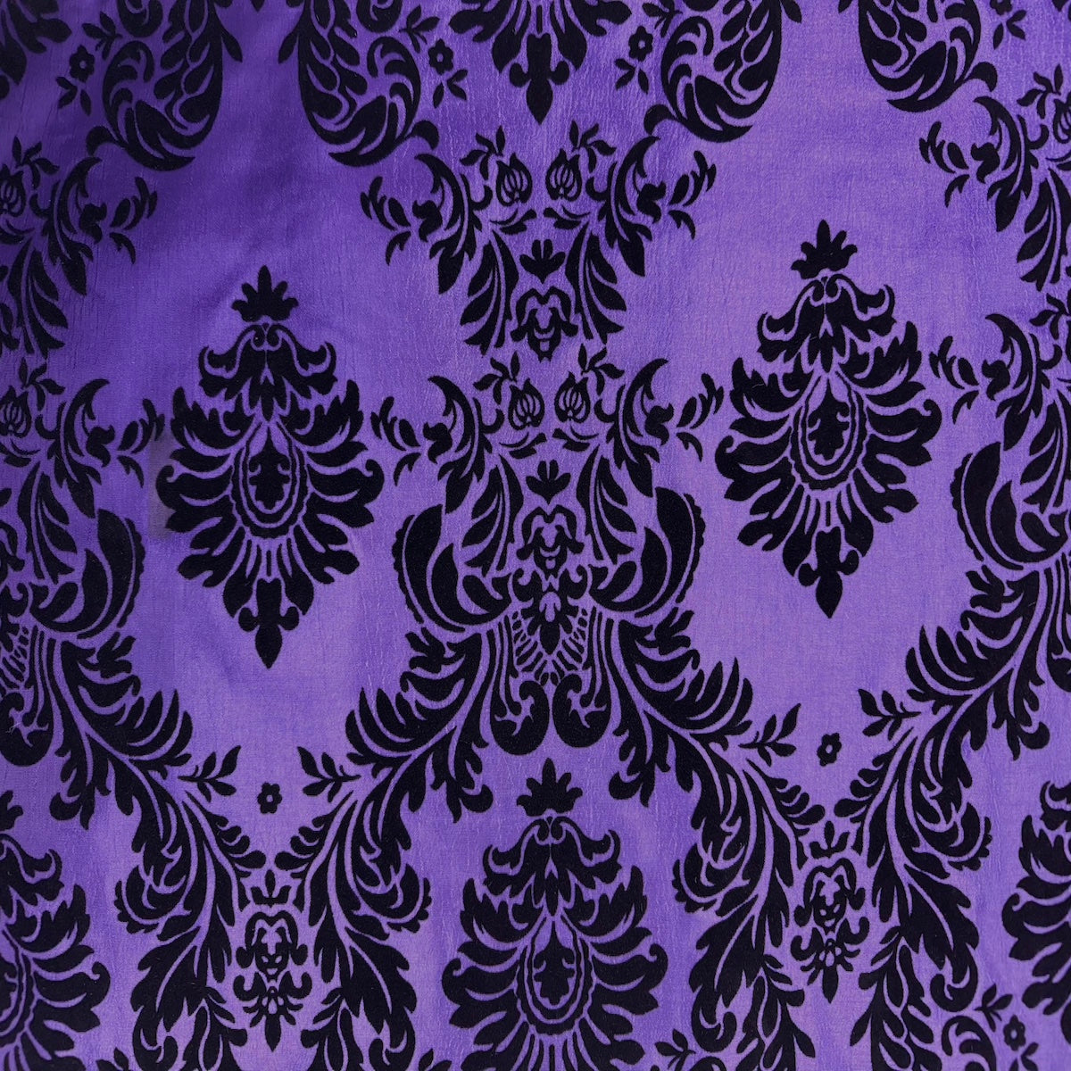 Violet | Tissu Taffetas Velours Flocage Damassé Noir