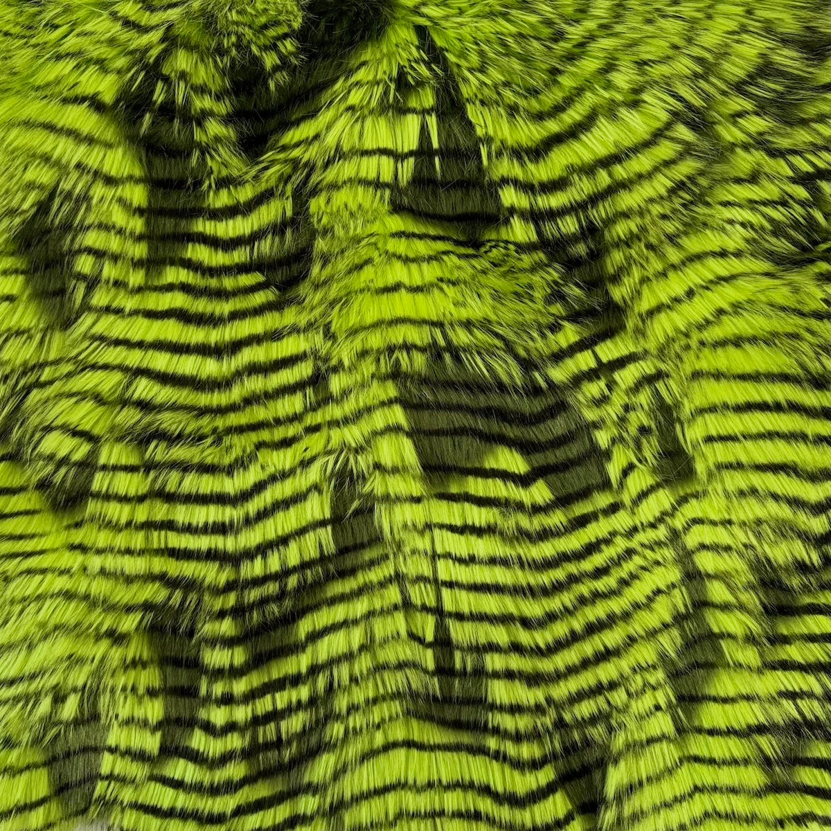 Tissu fausse fourrure en plumes de porc-épic vert citron 