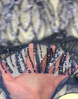 Tissu en dentelle extensible à paillettes Selena Wave bleu marine 